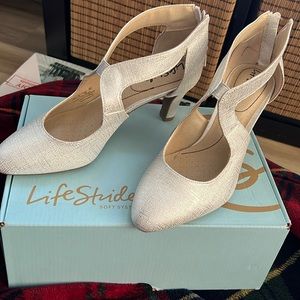 8.5 W Silver Dress Heels